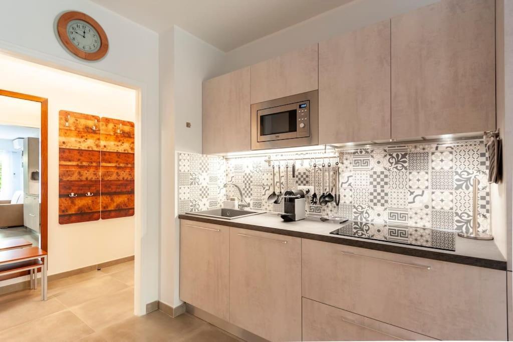 Superbe Studio Avec Terrasse En Front De Mer Menton Exterior foto